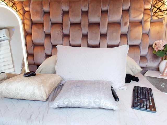 JeenSexy's BongaCams show and profile