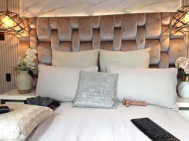 JeenSexy's BongaCams show and profile