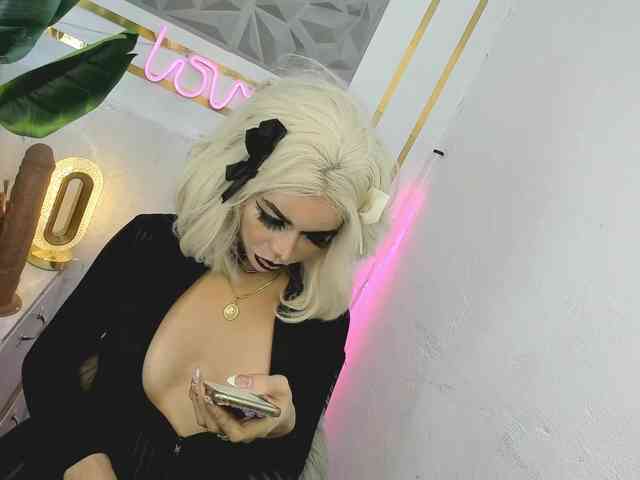janecomanderts Live Webcam on BongaCams