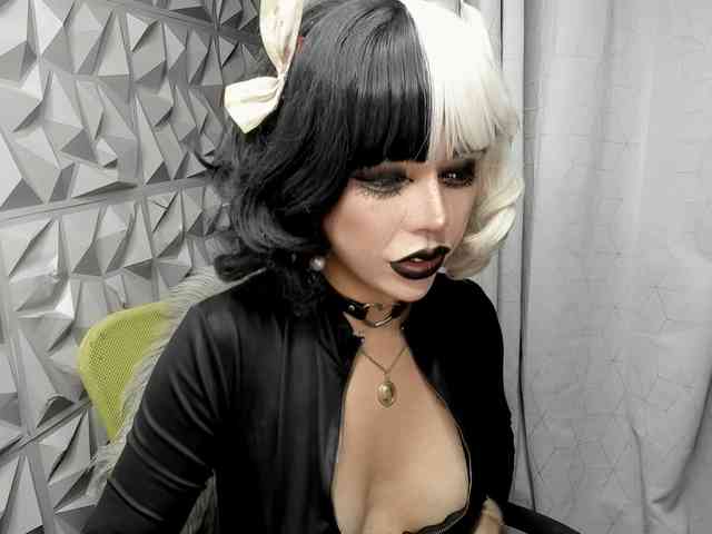 janecomanderts Live Webcam on BongaCams