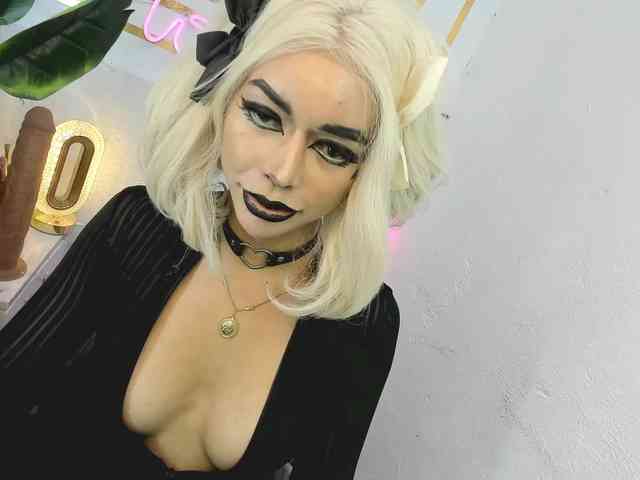 janecomanderts Live Webcam on BongaCams