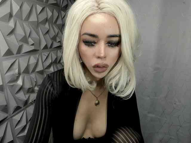 janecomanderts Live Webcam on BongaCams