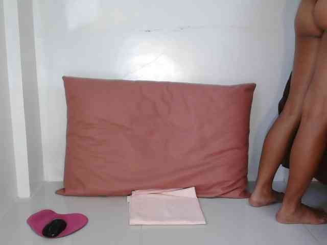 SquirtOMania webcam
