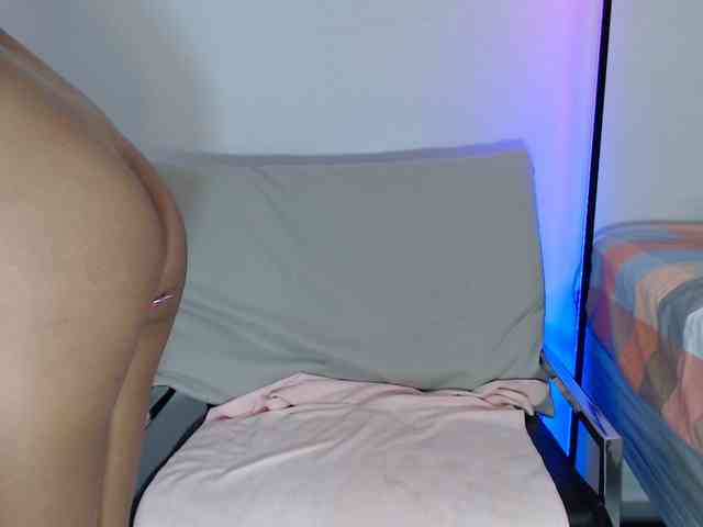 SquirtOMania webcam