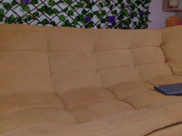 melody-cute10's BongaCams show and profile