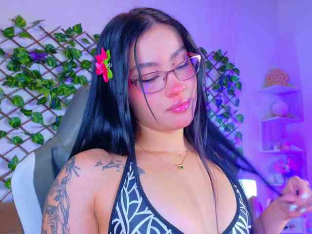 melody-cute10 webcam
