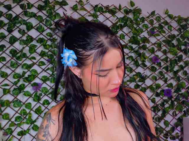 melody-cute10 webcam