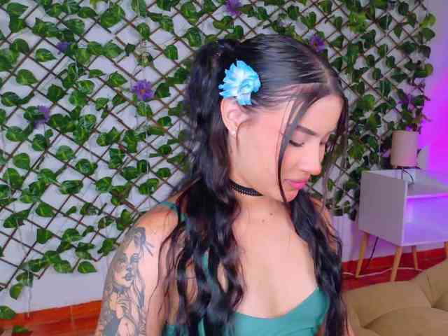 melody-cute10 webcam