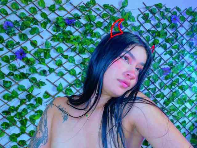 melody-cute10 webcam