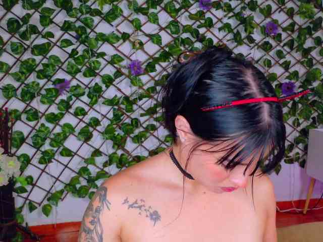 melody-cute10 webcam