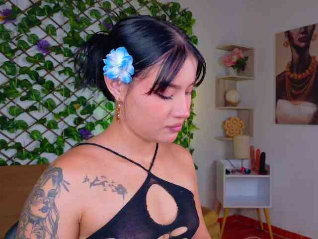 melody-cute10 webcam