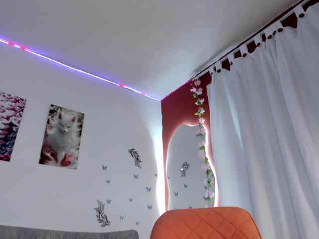 melody-cute10 webcam