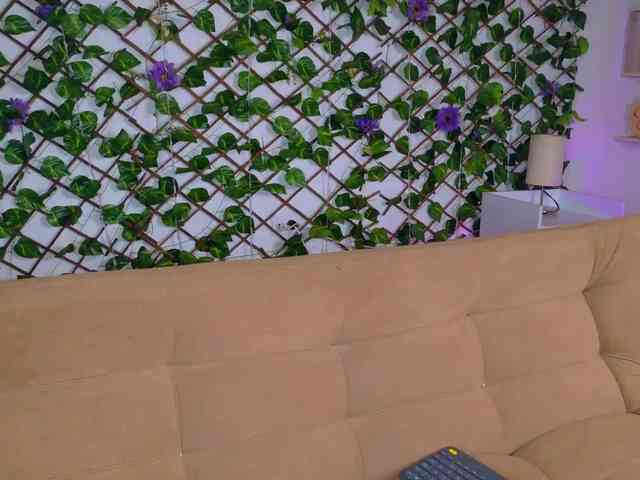 melody-cute10 webcam