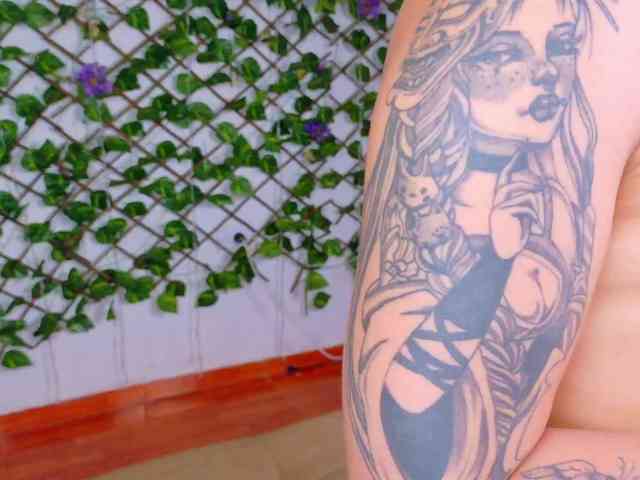 melody-cute10 webcam