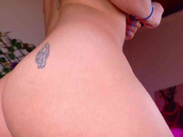 melody-cute10 webcam