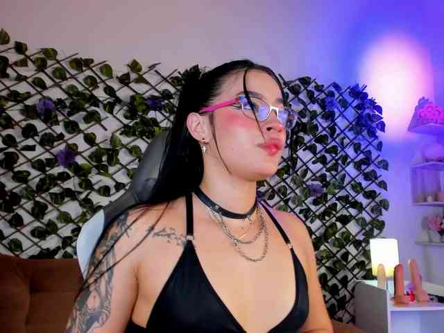 melody-cute10 webcam