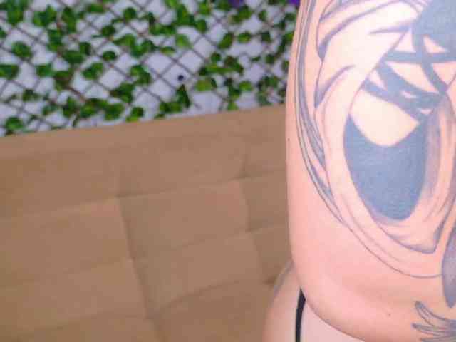 melody-cute10 webcam