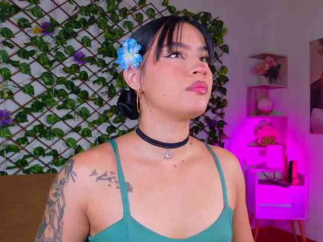 melody-cute10 webcam