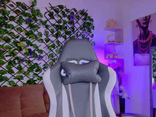 melody-cute10 webcam