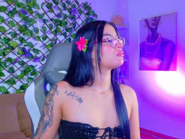 melody-cute10 webcam