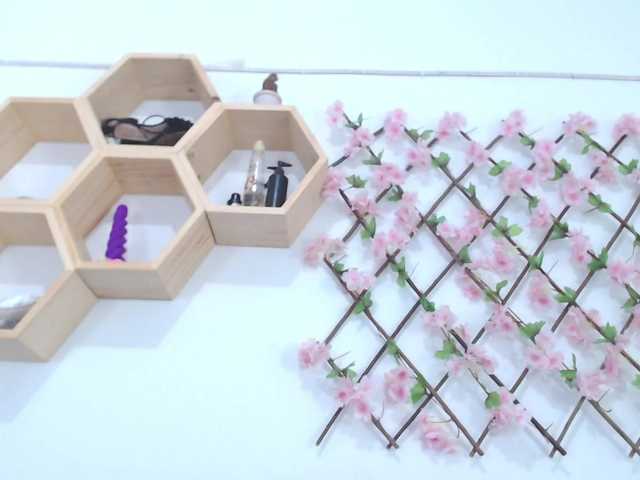 tiffany-gomez9's BongaCams show and profile