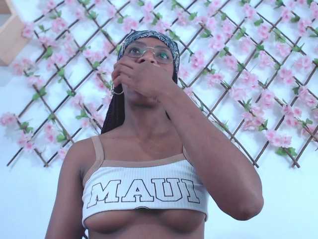 tiffany-gomez9's BongaCams show and profile