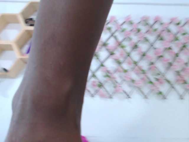 tiffany-gomez9's BongaCams show and profile