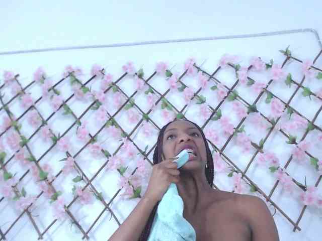 tiffany-gomez9 webcam