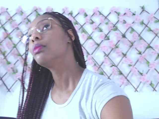 tiffany-gomez9 webcam