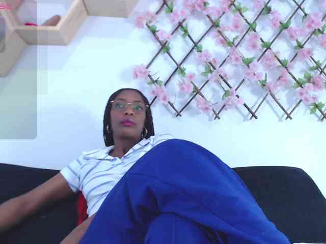 tiffany-gomez9 webcam