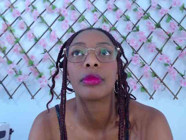 tiffany-gomez9 webcam