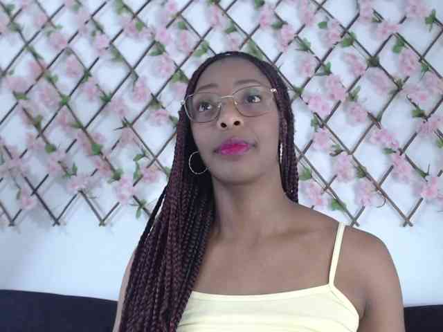 tiffany-gomez9 webcam