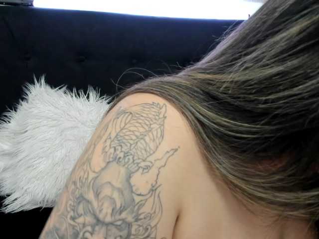 LinaBrowm's BongaCams show and profile