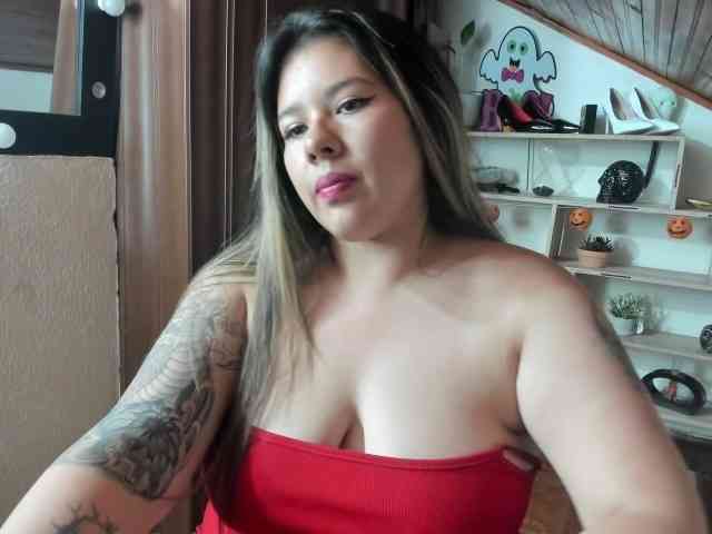 LinaBrowm webcam