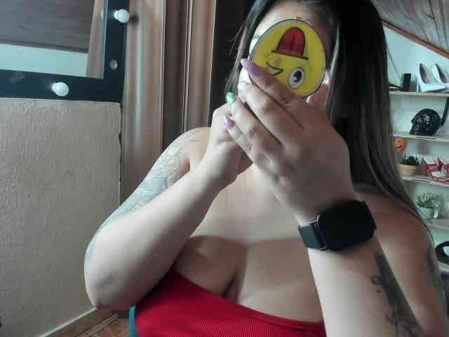 LinaBrowm webcam