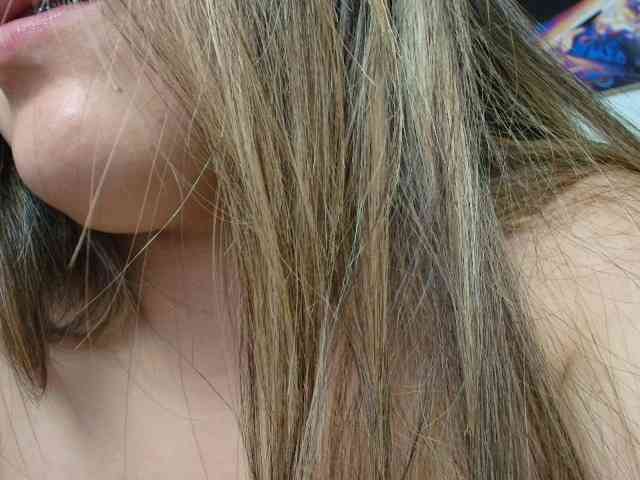 LinaBrowm webcam