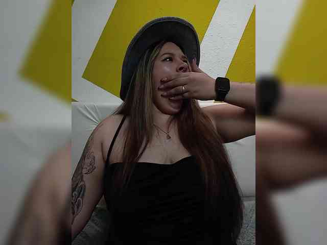 LinaBrowm webcam