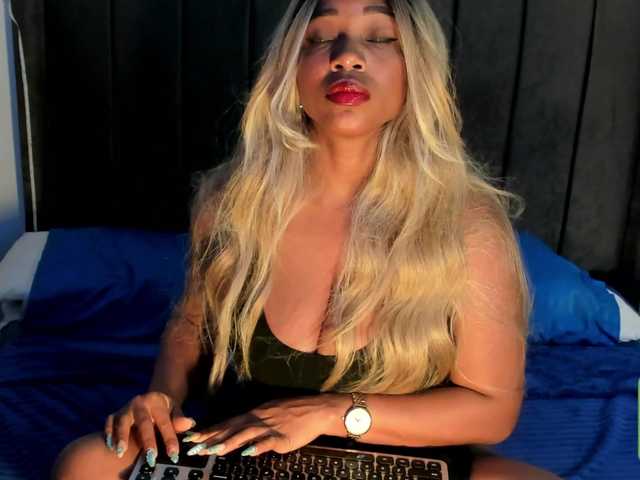 kylieboobs24's BongaCams show and profile