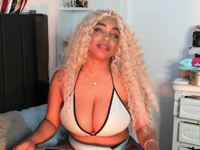 kylieboobs24 webcam