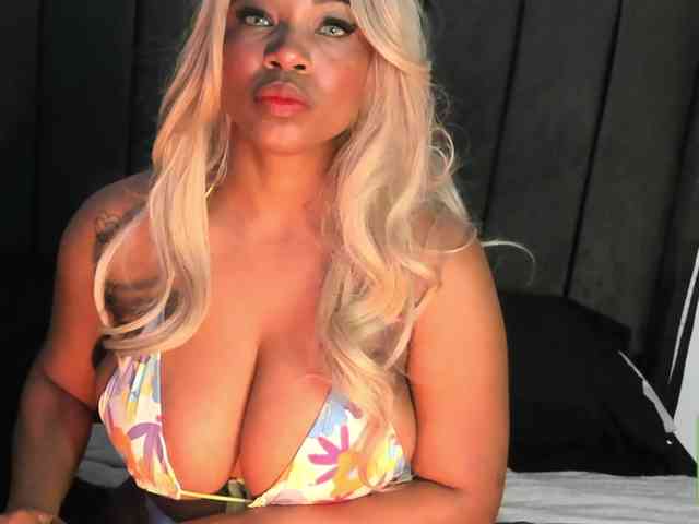 kylieboobs24 webcam