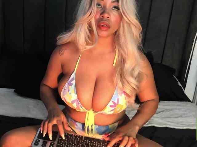 kylieboobs24 webcam