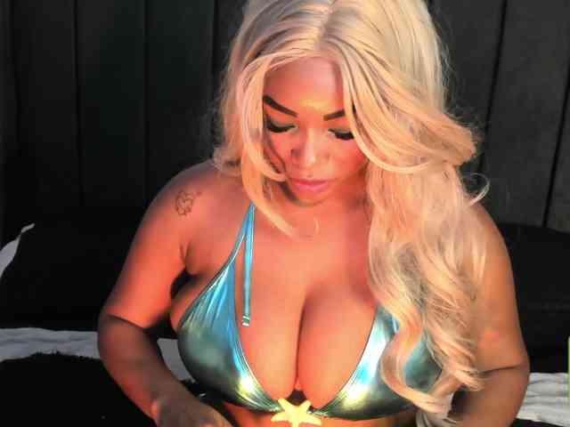 kylieboobs24 webcam