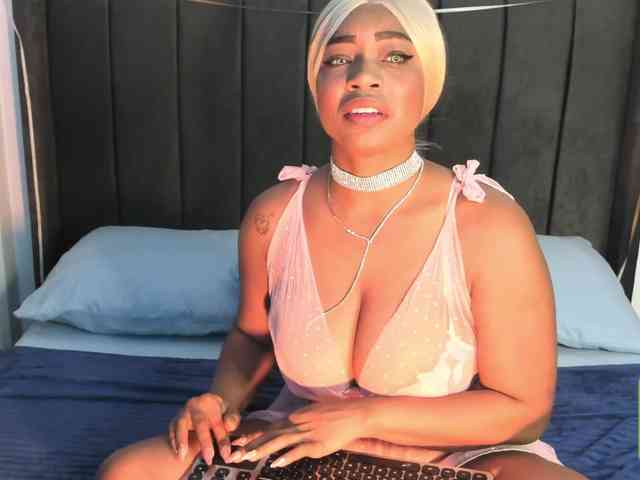 kylieboobs24 Live Webcam on BongaCams