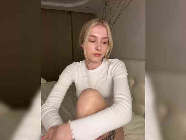 Cinnamon_Miss webcam