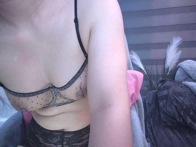 KazumiChan's BongaCams show and profile