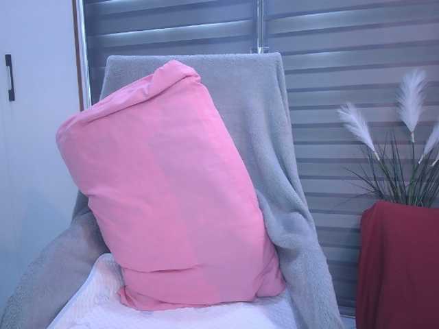 KazumiChan's BongaCams show and profile