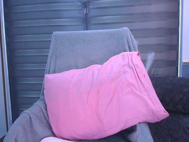 KazumiChan's BongaCams show and profile