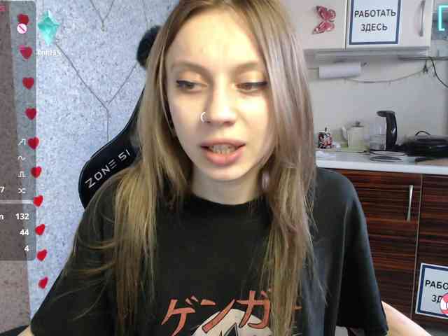 jellyPriestess webcam