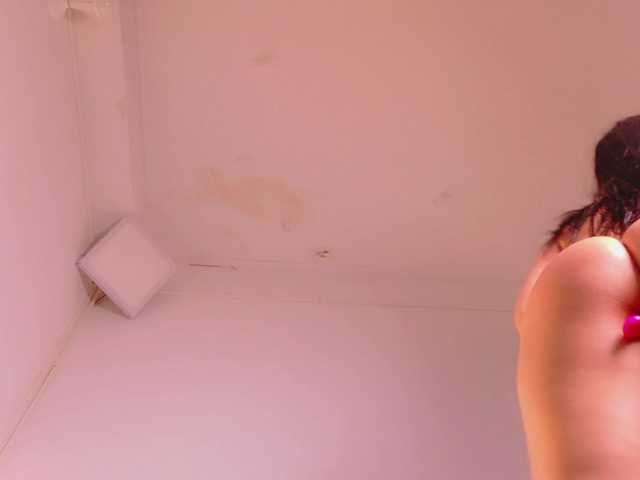 DirtyLittleSlut's BongaCams show and profile