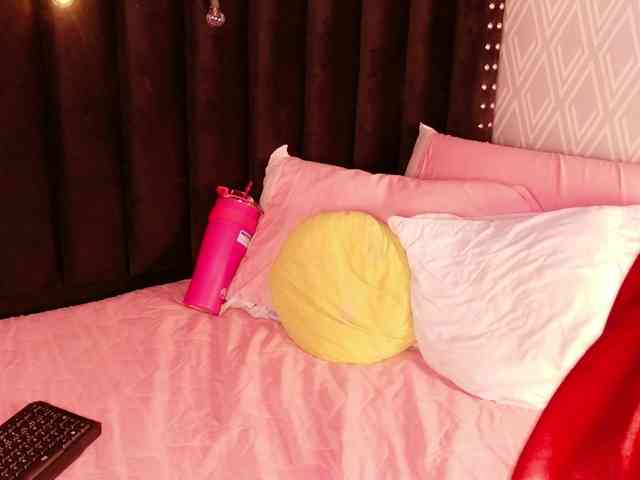 DirtyLittleSlut webcam